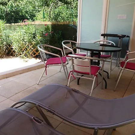2 Pieces 3 Personnes Proche Plages 72997